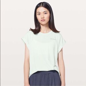 LULULEMON | Roll Around Tee Expression Shirt in Sea Breeze Women’s Size 8